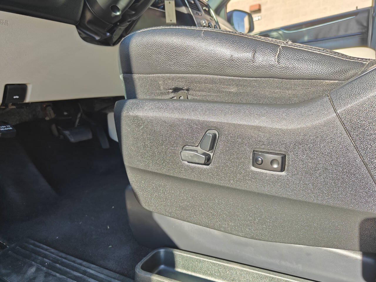 Used 2017 Dodge Grand Caravan SXT FWD image 17