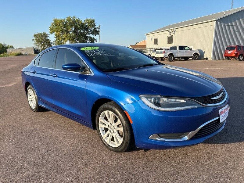Used 2016 Chrysler 200 Limited FWD image 7