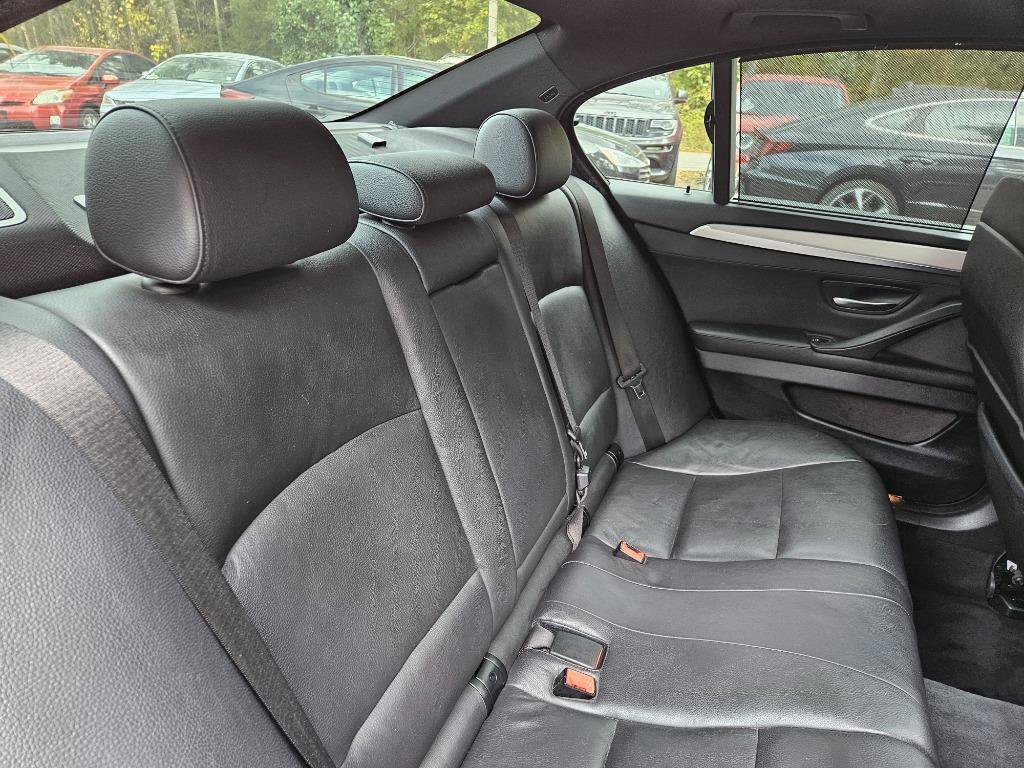 Used 2013 BMW 550i xDrive Sedan AWD/4WD image 33