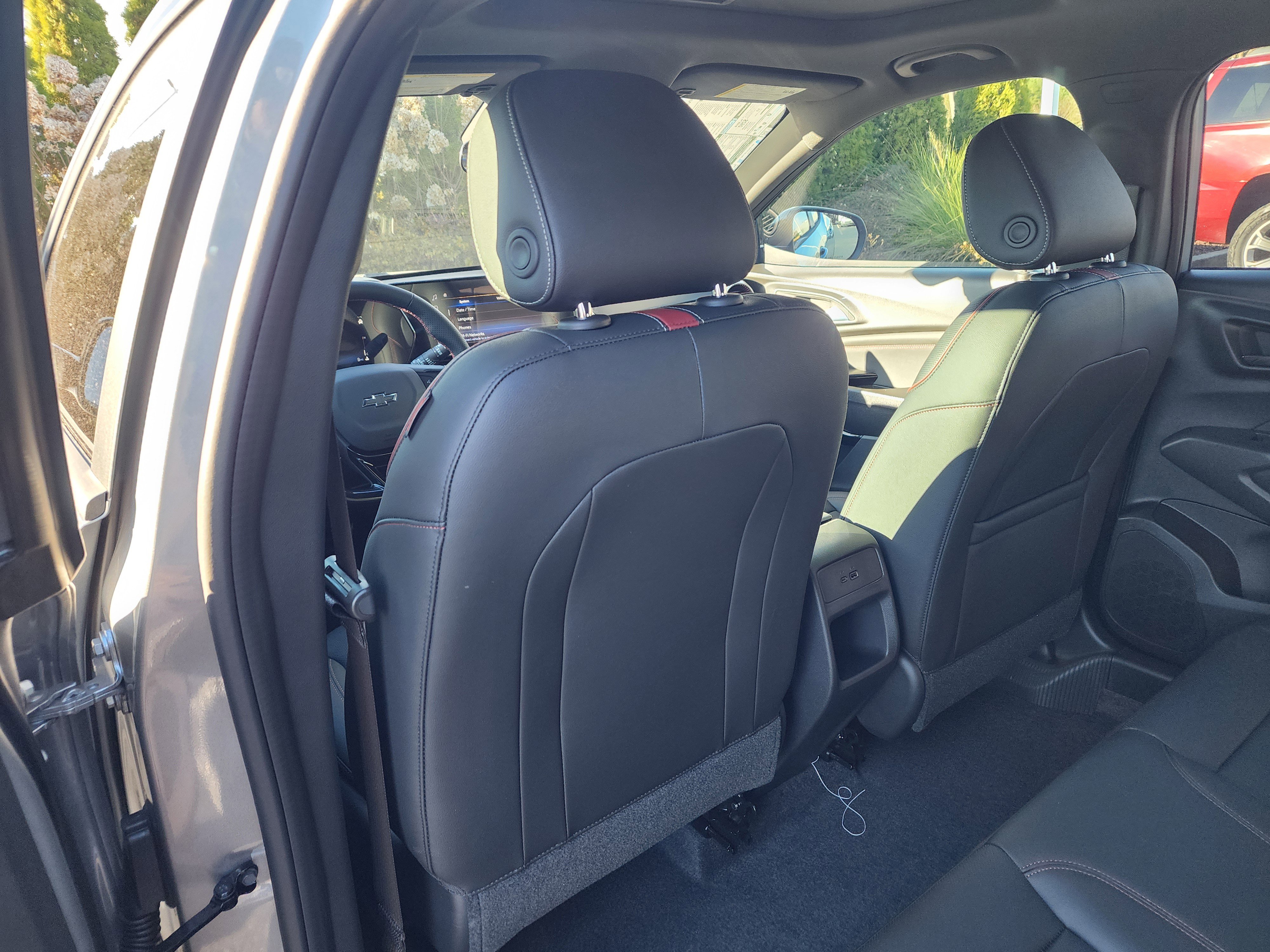 New 2026 Chevrolet Trax RS w/ Sunroof Package image 15