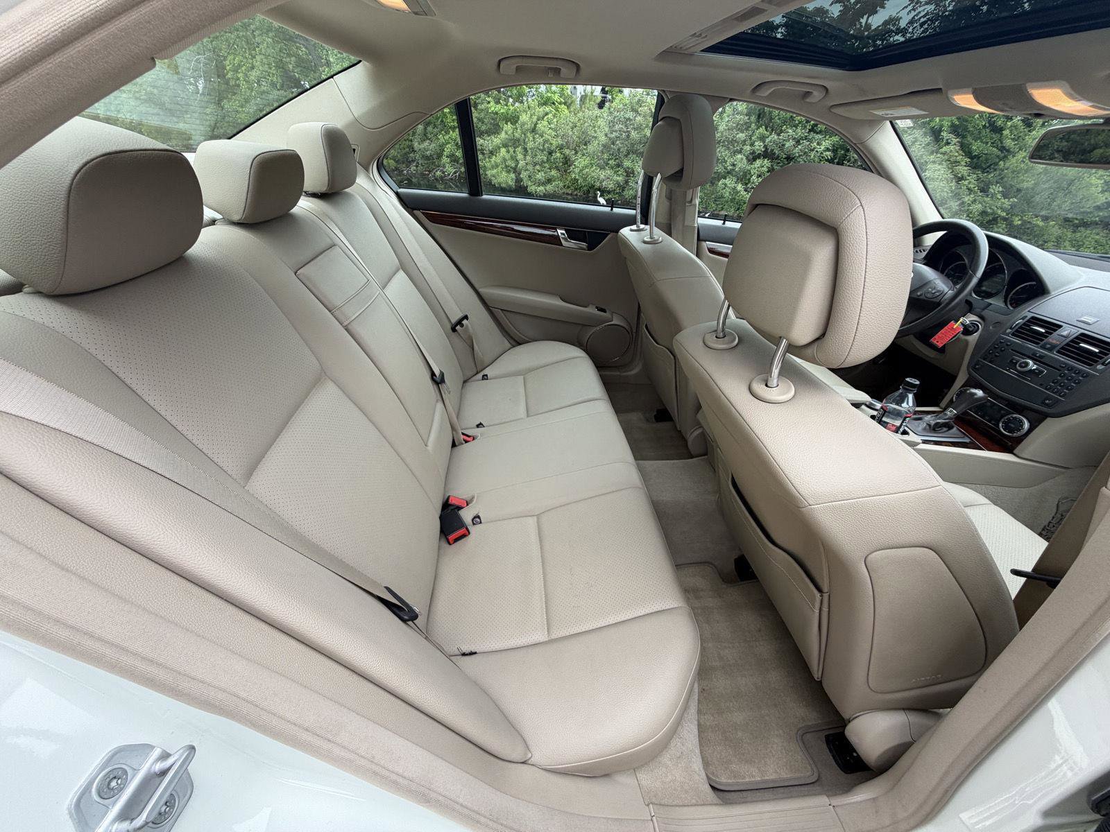 Used 2010 Mercedes-Benz C 300 4MATIC Sedan image 14