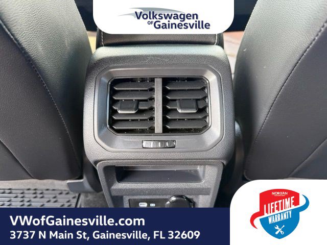Certified 2024 Volkswagen Tiguan SEL R-Line AWD/4WD image 12