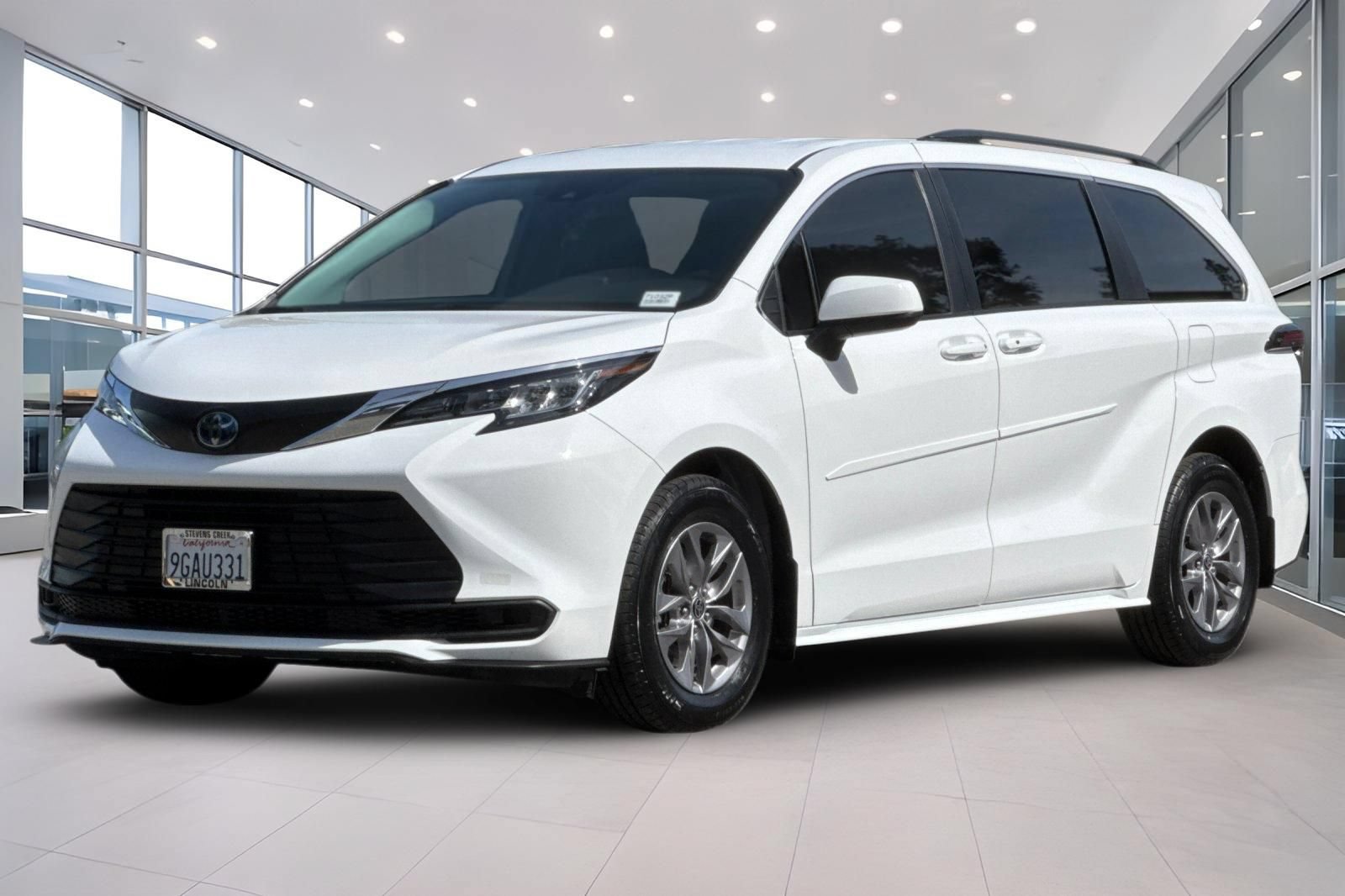 Used 2023 Toyota Sienna LE FWD image 8