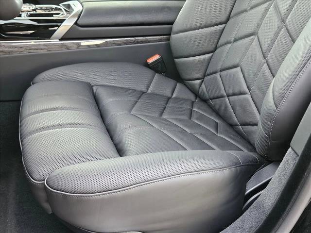 New 2026 BMW i7 xDrive60 w/ Executive Package AWD/4WD image 4