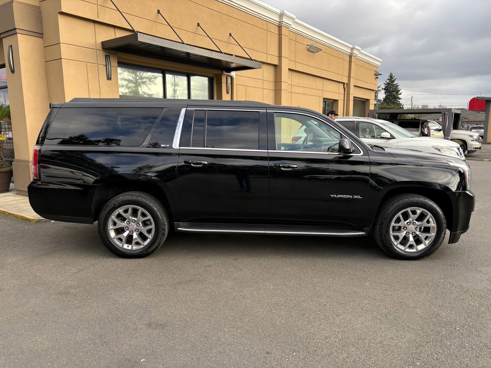 Used 2016 GMC Yukon XL SLT w/ Open Road Package image 8