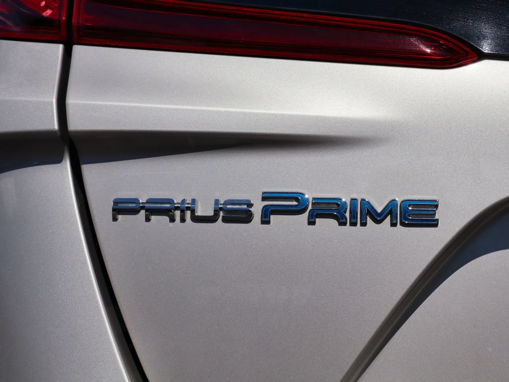 Used 2017 Toyota Prius Prime Premium w/ Preferred Accessory Package FWD image 15