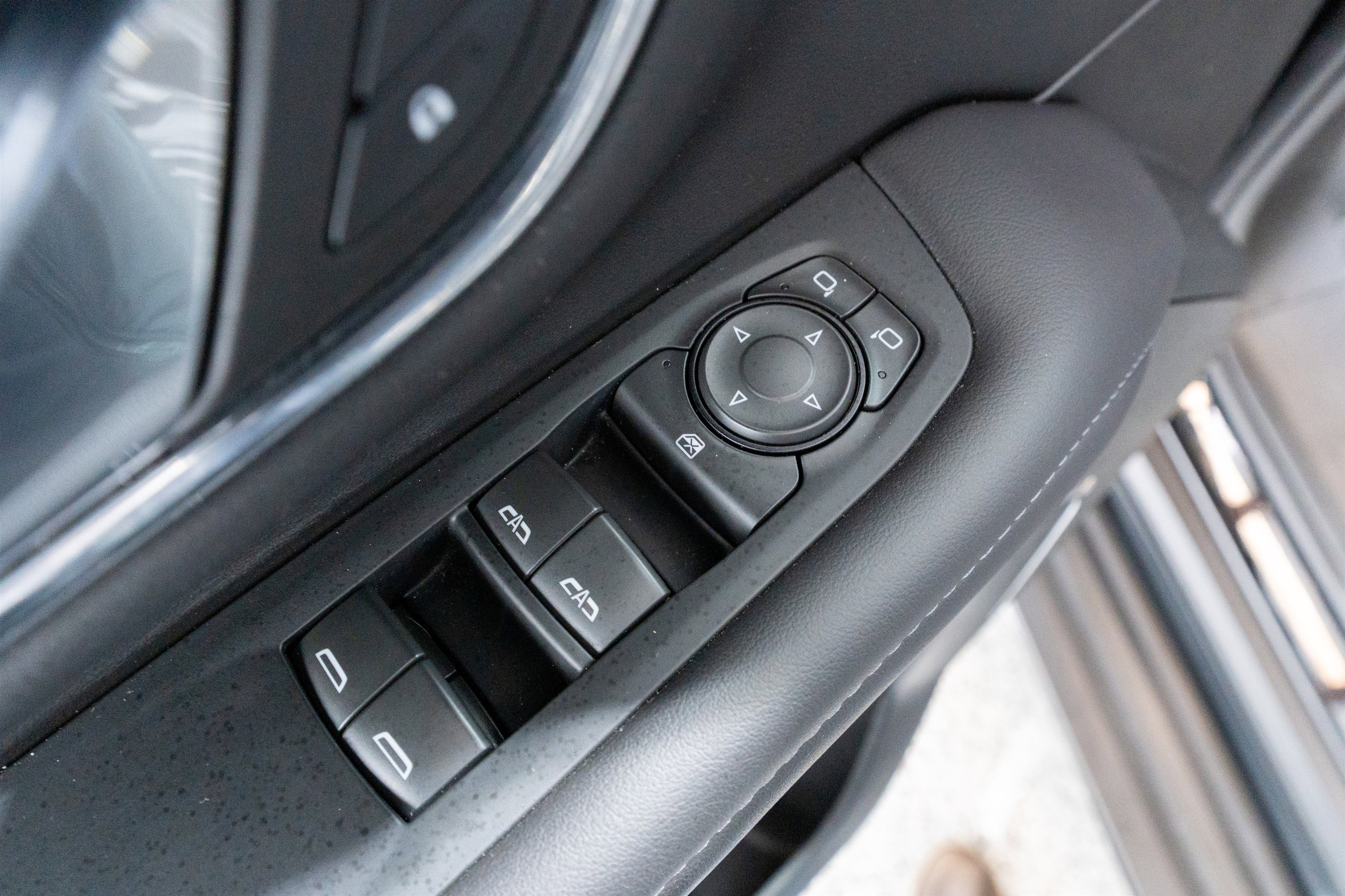 Used 2023 GMC Yukon SLE w/ Gmc Pro Safety Plus Package image 14