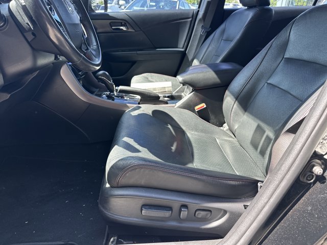 Used 2017 Honda Accord Sport Special Edition image 9