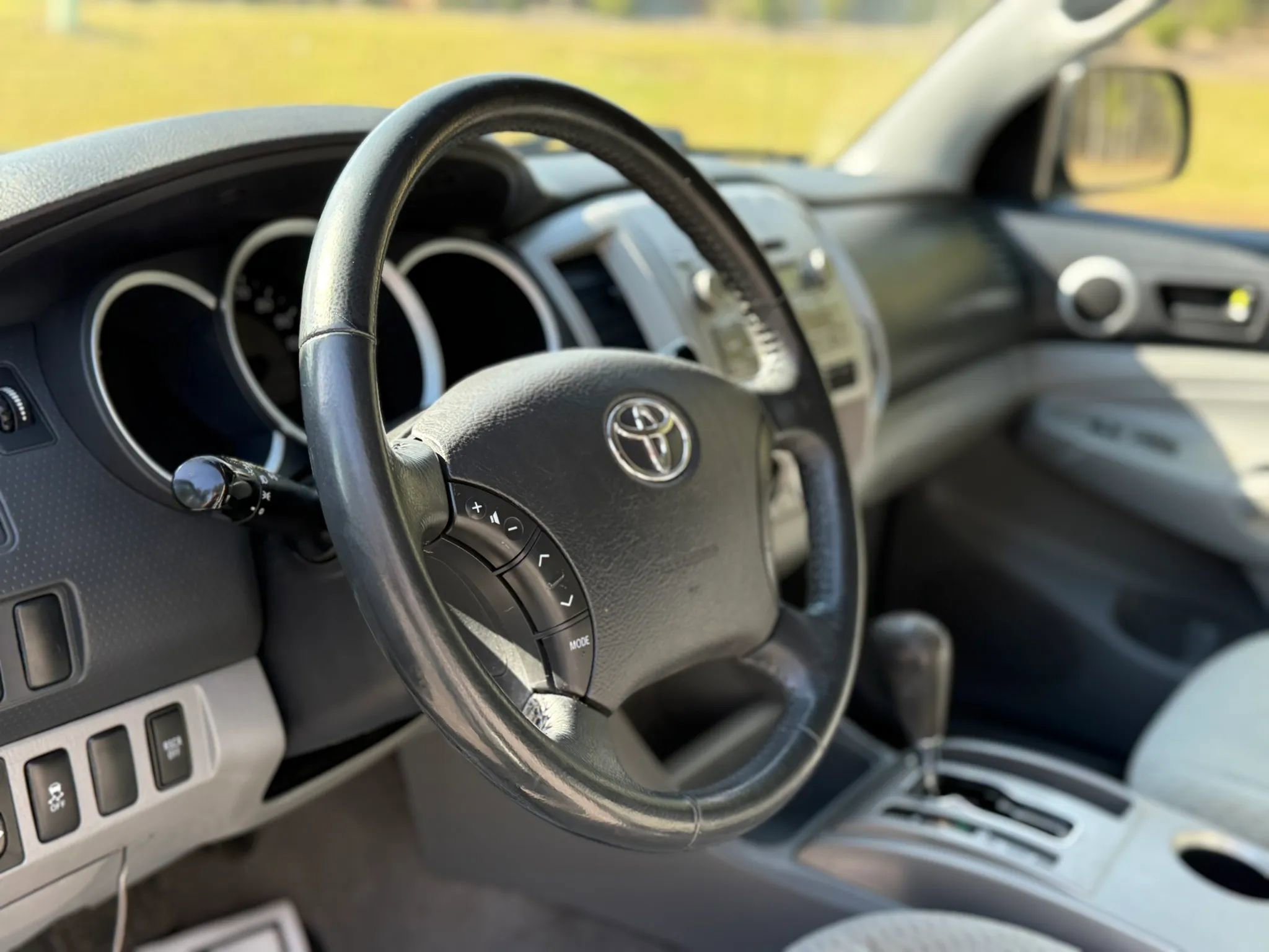 Used 2010 Toyota Tacoma 2WD Access Cab image 11