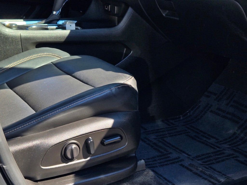 Used 2019 Chevrolet Traverse Premier w/ LPO, Floor Liner Package AWD/4WD image 6