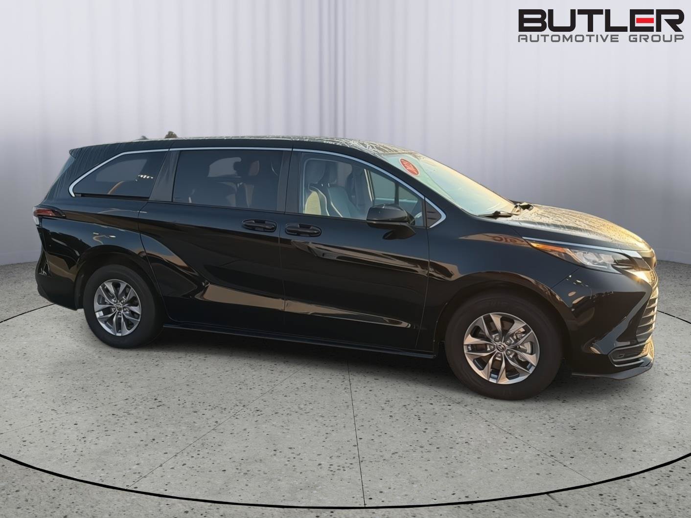 Used 2023 Toyota Sienna LE FWD image 7
