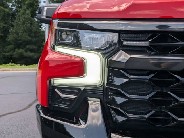 Used 2024 Chevrolet Silverado 1500 ZR2 AWD/4WD image 12