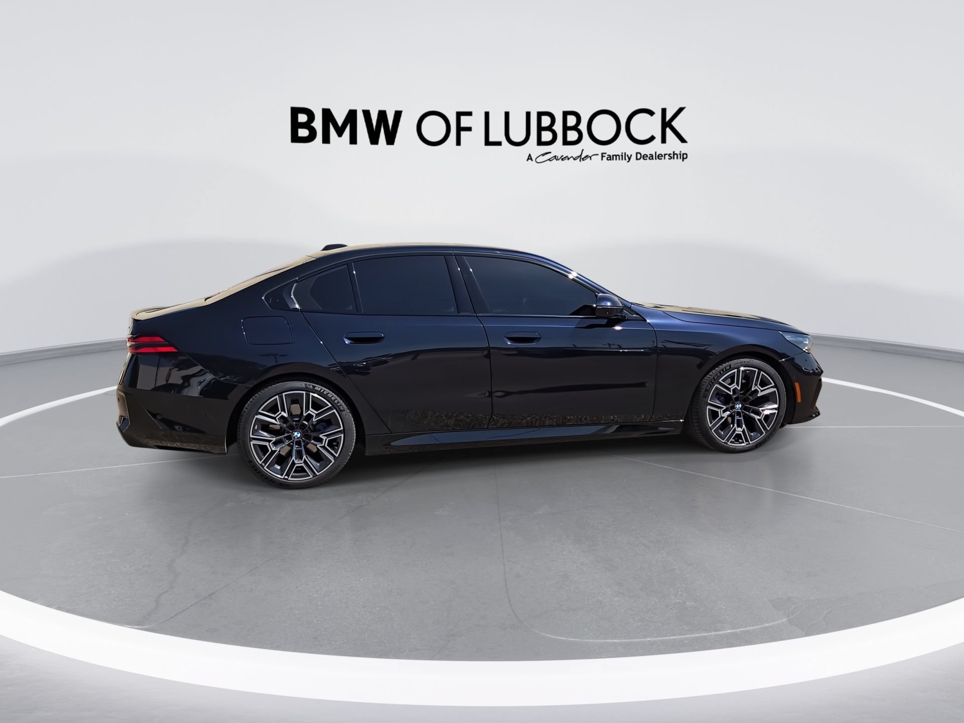 Used 2024 BMW 540i xDrive w/ Premium Package AWD/4WD image 9