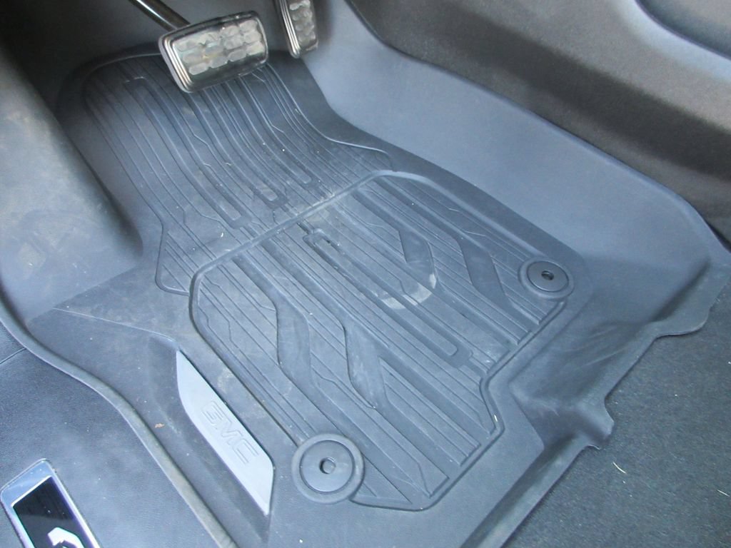 Used 2025 GMC Yukon XL AT4 Ultimate AWD/4WD image 32