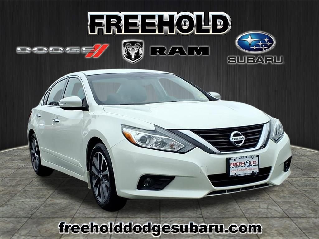 Used 2017 Nissan Altima 2.5 SV w/ Convenience Package image 1