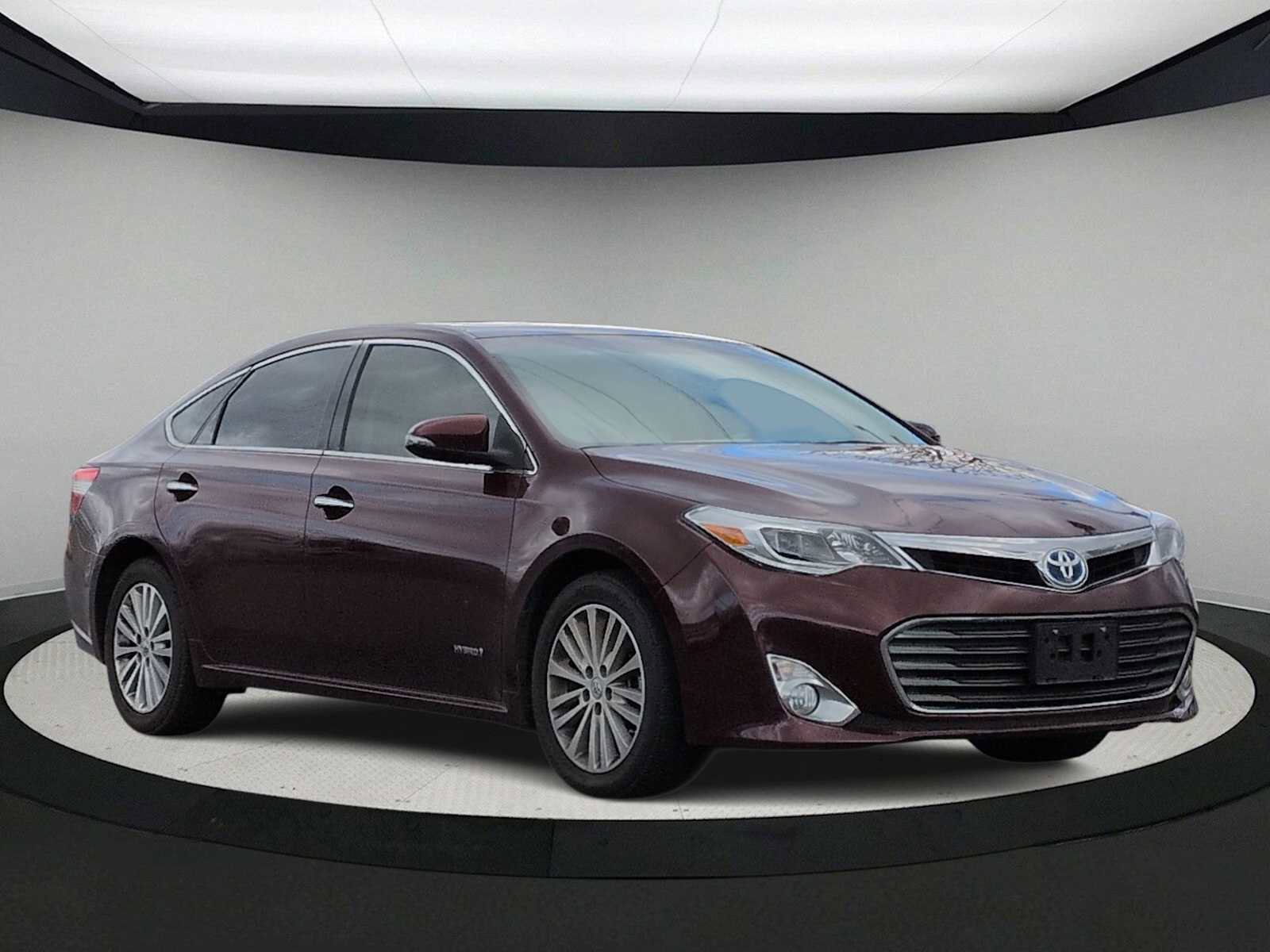 Used 2015 Toyota Avalon XLE Touring image 2