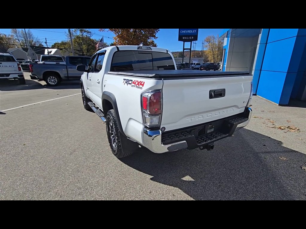 Used 2023 Toyota Tacoma TRD Off-Road AWD/4WD image 7