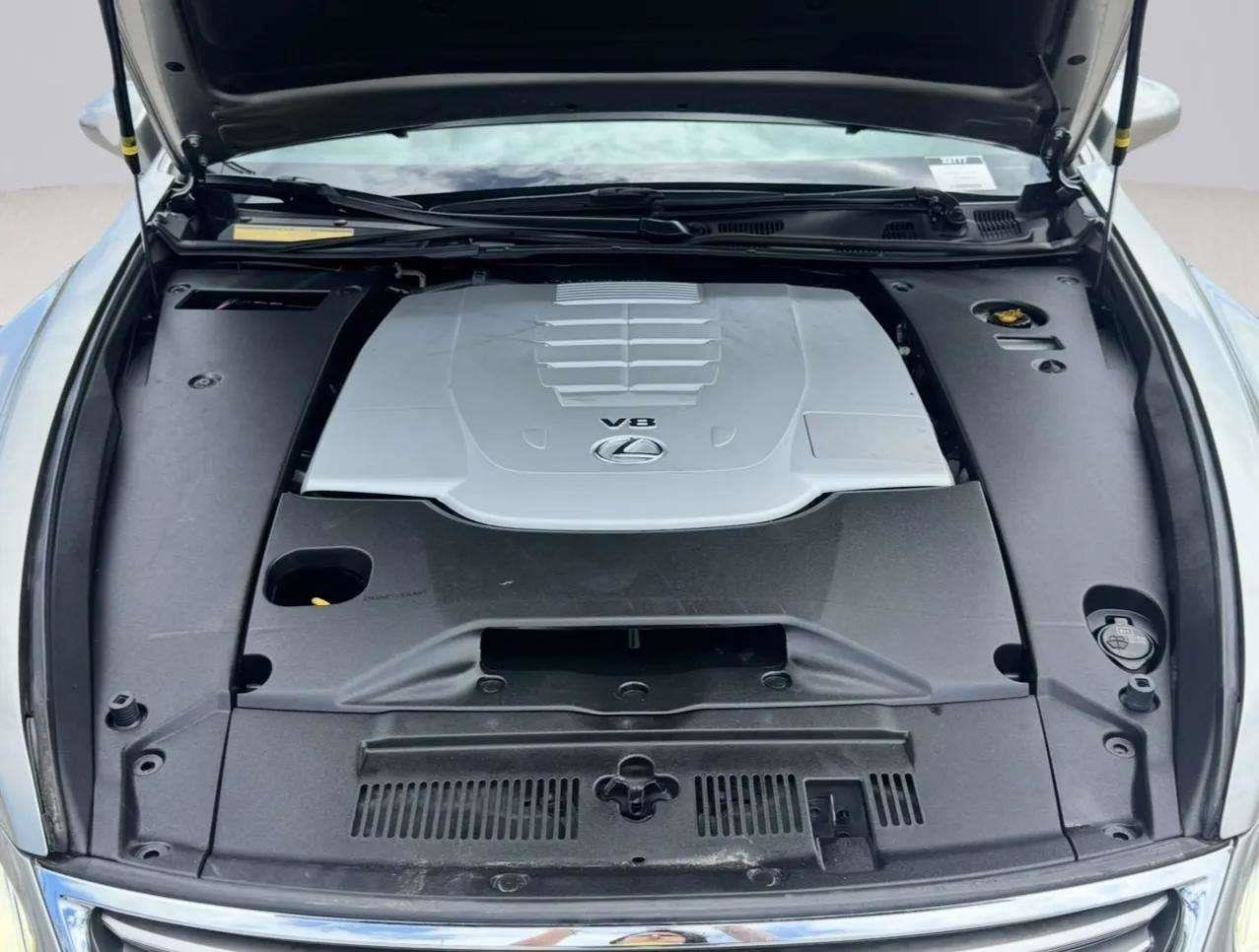 Used 2016 Lexus LS 460 w/ Comfort Package RWD image 66