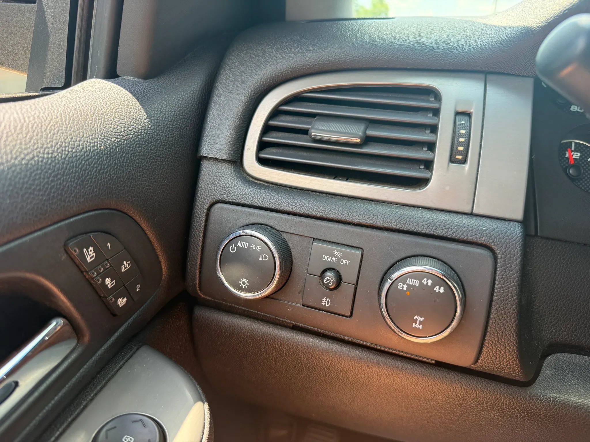 Used 2013 Chevrolet Silverado 1500 LTZ w/ LTZ Plus Package AWD/4WD image 13