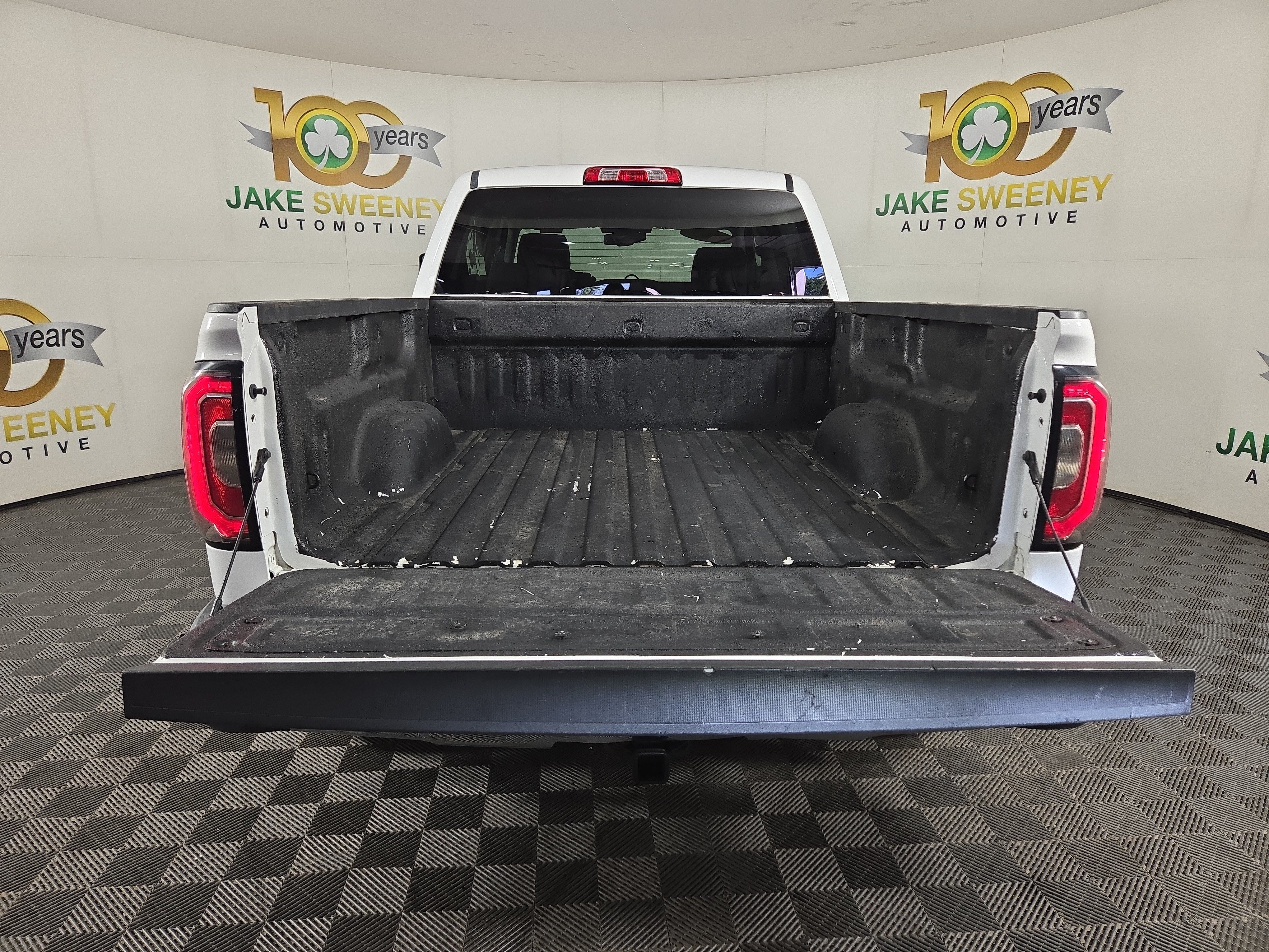 Used 2017 GMC Sierra 1500 SLT w/ Suspension Package, Off-Road AWD/4WD image 33