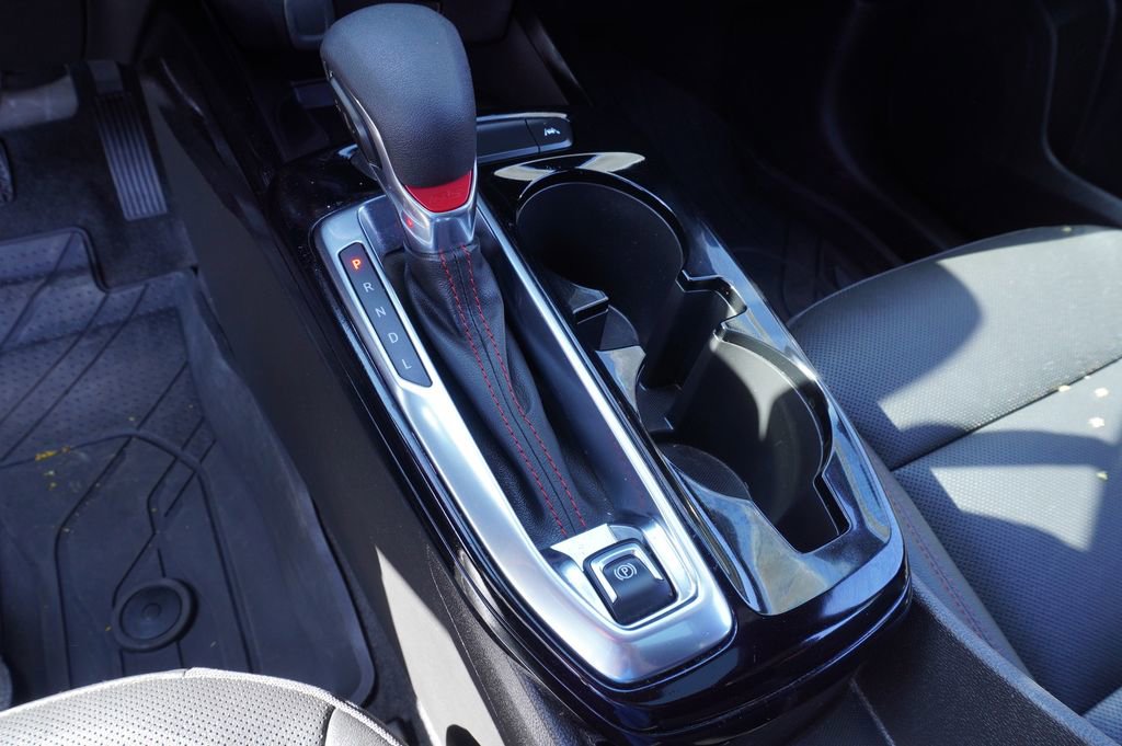 Used 2025 Chevrolet Trax RS w/ Sunroof Package FWD image 19