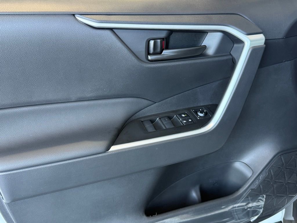 New 2025 Toyota RAV4 LE image 15