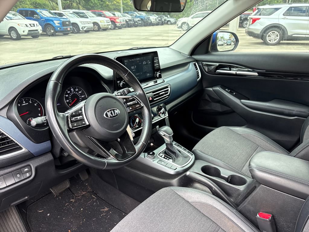 Used 2021 Kia Seltos S AWD/4WD image 6