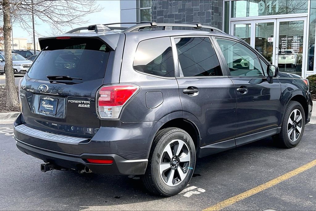 Used 2017 Subaru Forester 2.5i Premium image 16