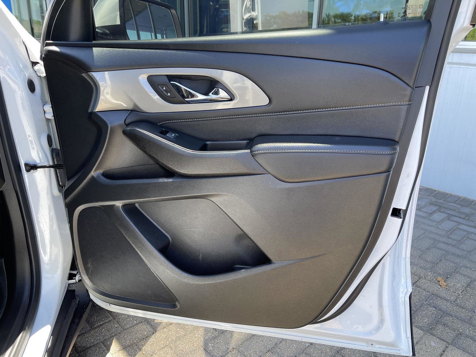 Used 2023 Chevrolet Traverse LT w/ LPO, Floor Liner Package FWD image 34