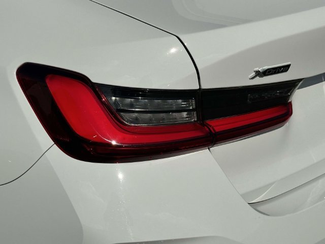 Used 2023 BMW 330i xDrive Sedan w/ Premium Package AWD/4WD image 13