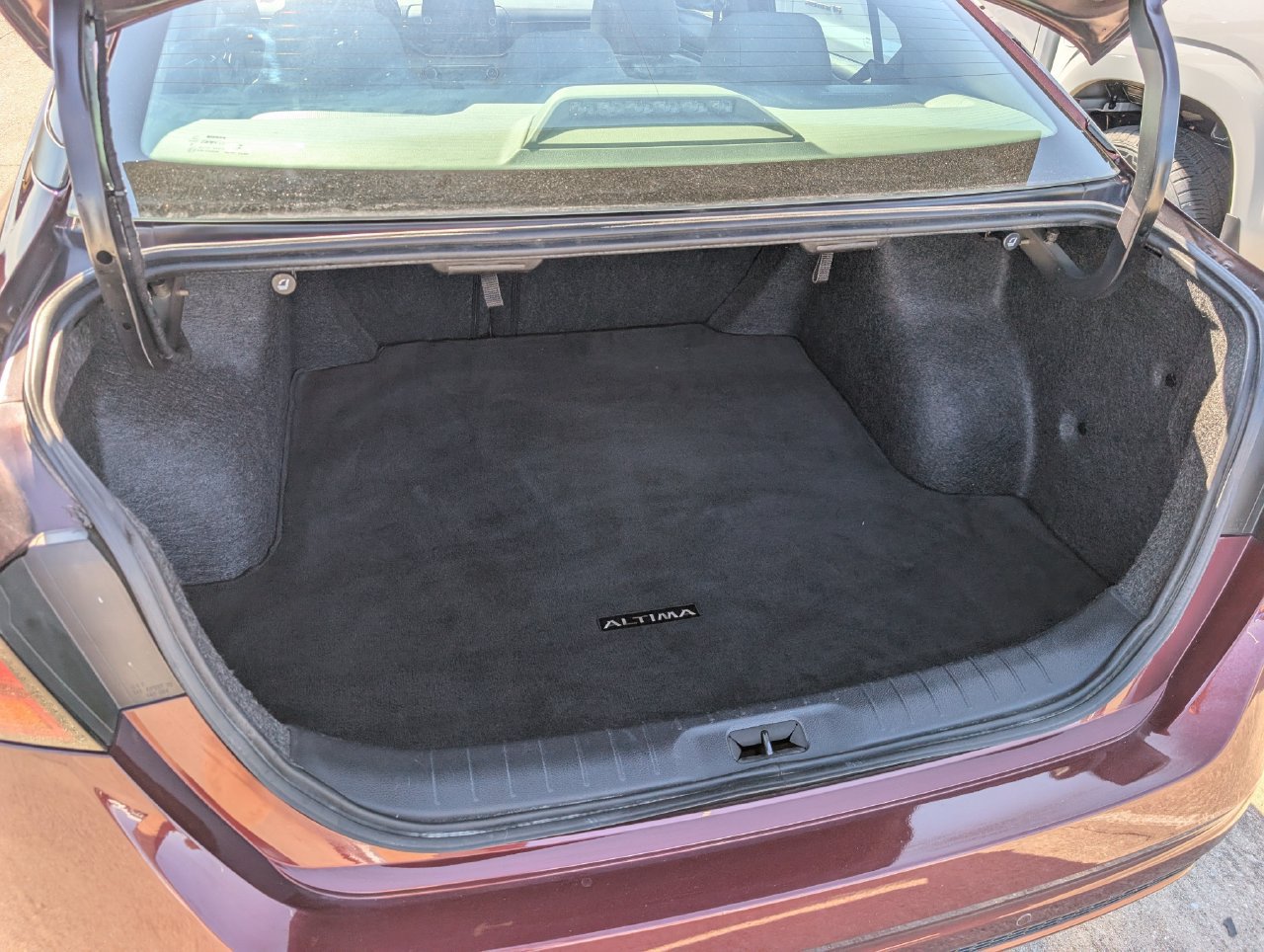 Used 2025 Nissan Altima 2.5 SV FWD image 27