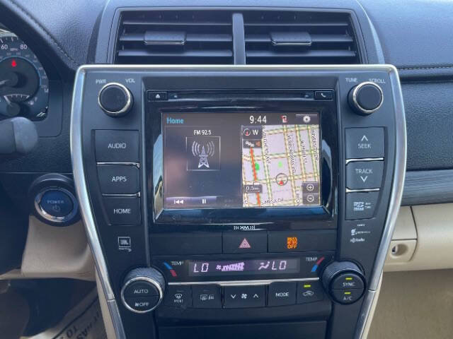 Used 2017 Toyota Camry XLE w/ Moonroof Package FWD image 17
