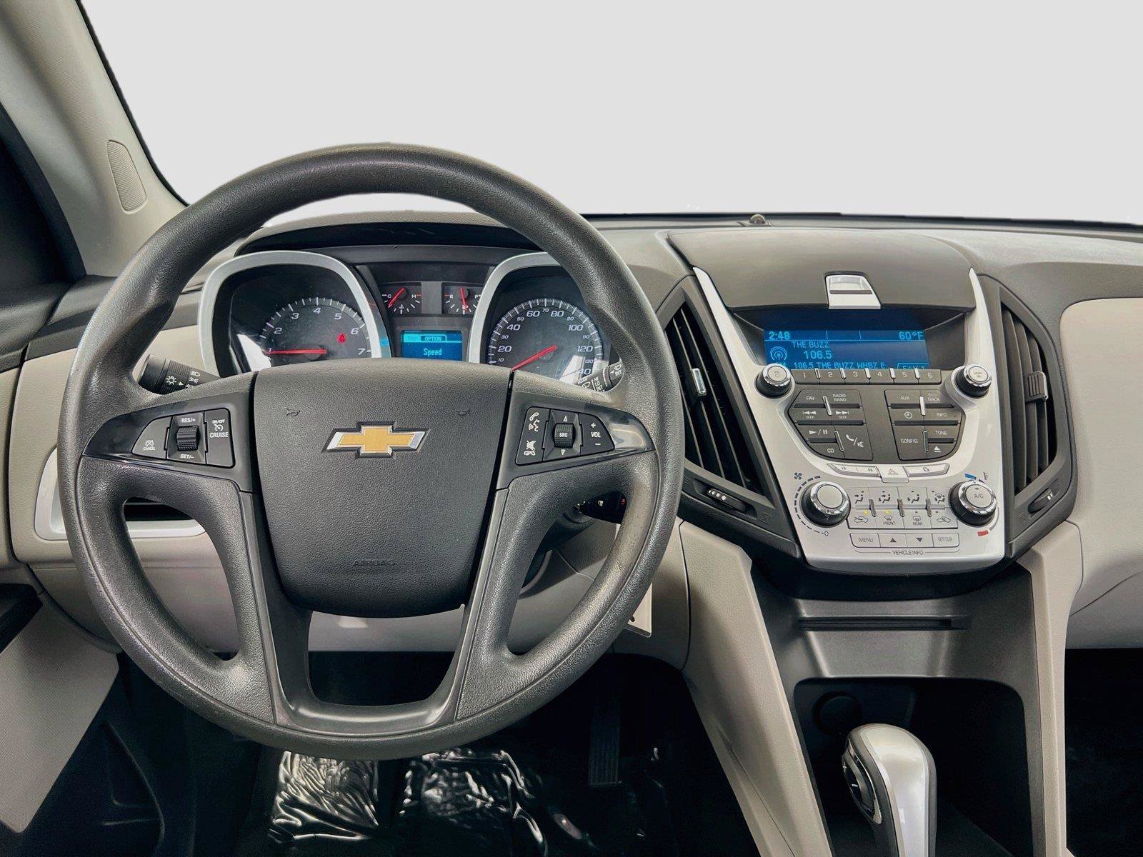 Used 2015 Chevrolet Equinox LS FWD image 2