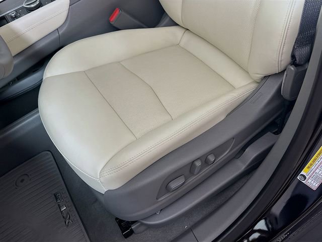 New 2025 Cadillac XT5 Premium Luxury w/ Technology Package AWD/4WD image 19