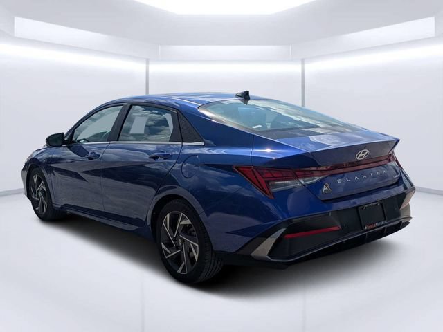 Used 2024 Hyundai Elantra Limited FWD image 5