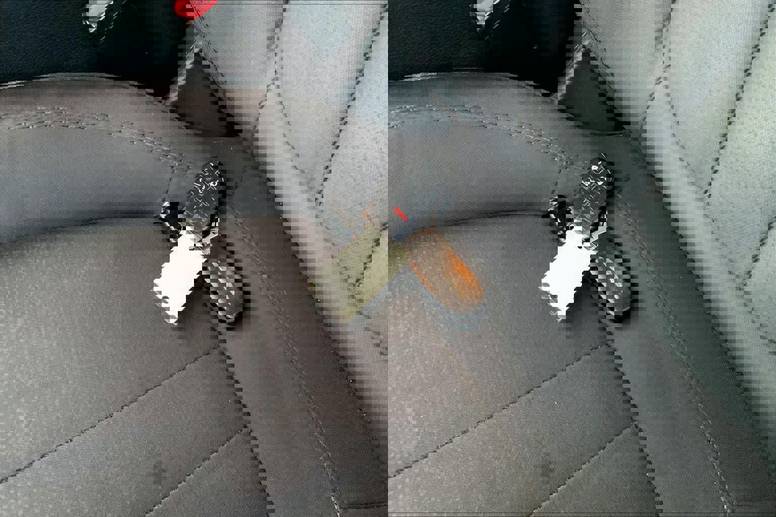 Used 2015 Chrysler 200 LX image 13