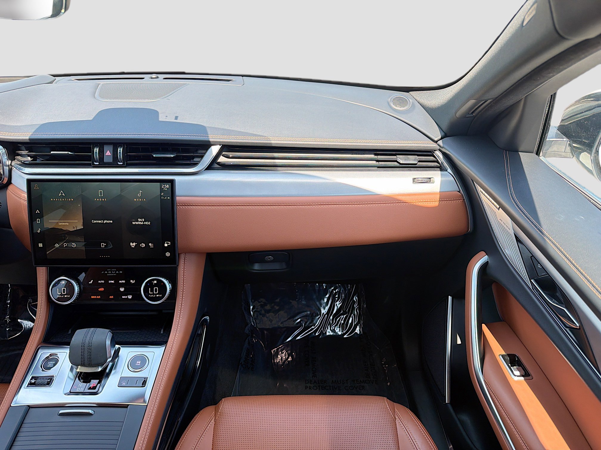 Used 2024 Jaguar F-PACE R-Dynamic S image 19