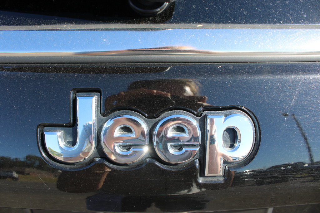 Used 2025 Jeep Compass Latitude AWD/4WD image 33