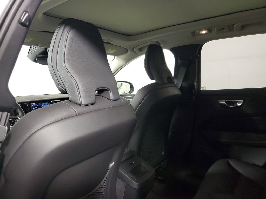 Used 2025 Volvo XC60 B5 Plus AWD/4WD image 16