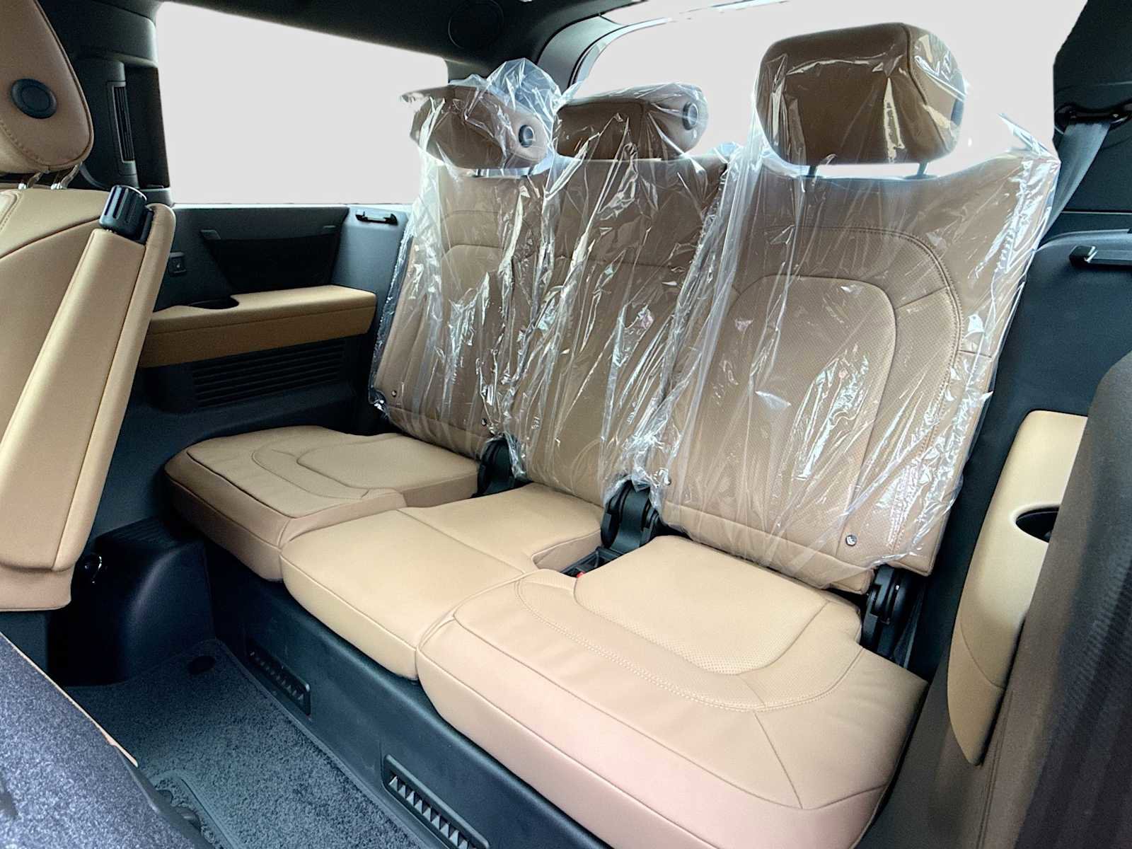 New 2026 Land Rover Defender 130 X-Dynamic SE AWD/4WD image 27