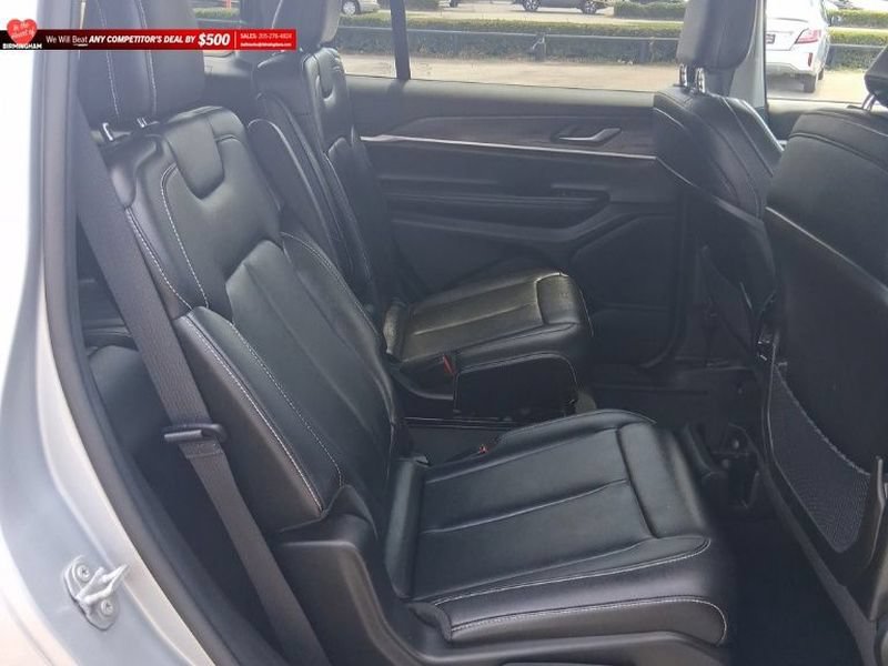 Used 2023 Jeep Grand Cherokee L Limited w/ Black Appearance Package AWD/4WD image 23