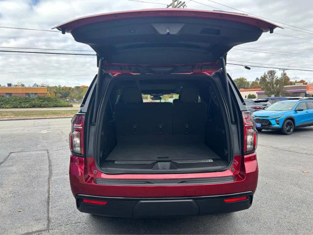 Used 2023 Chevrolet Suburban RST w/ Luxury Package image 8