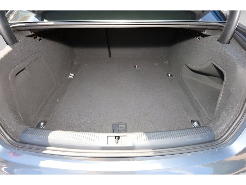 Used 2016 Audi A4 2.0T Premium image 29