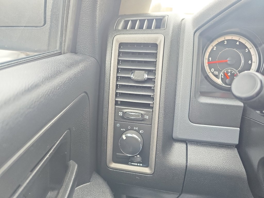 Used 2017 RAM 3500 Tradesman AWD/4WD image 26