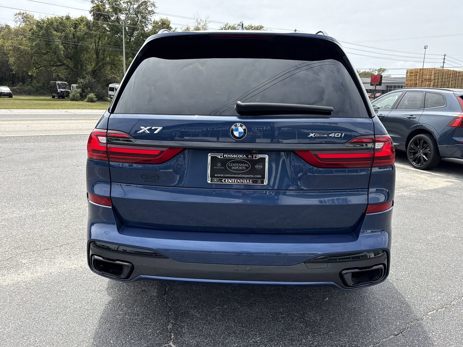 Used 2022 BMW X7 xDrive40i w/ M Sport Package image 4