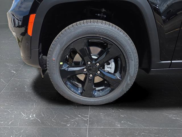 New 2025 Jeep Grand Cherokee L Limited w/ Luxury Tech Group II image 45