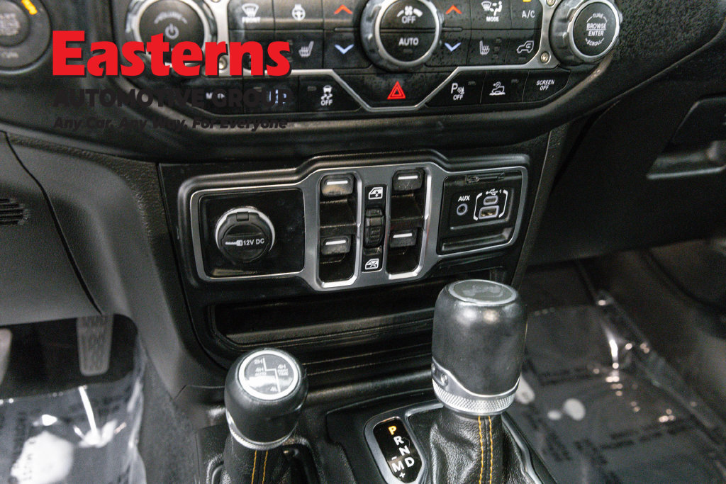 Used 2023 Jeep Wrangler Unlimited Sahara AWD/4WD image 23