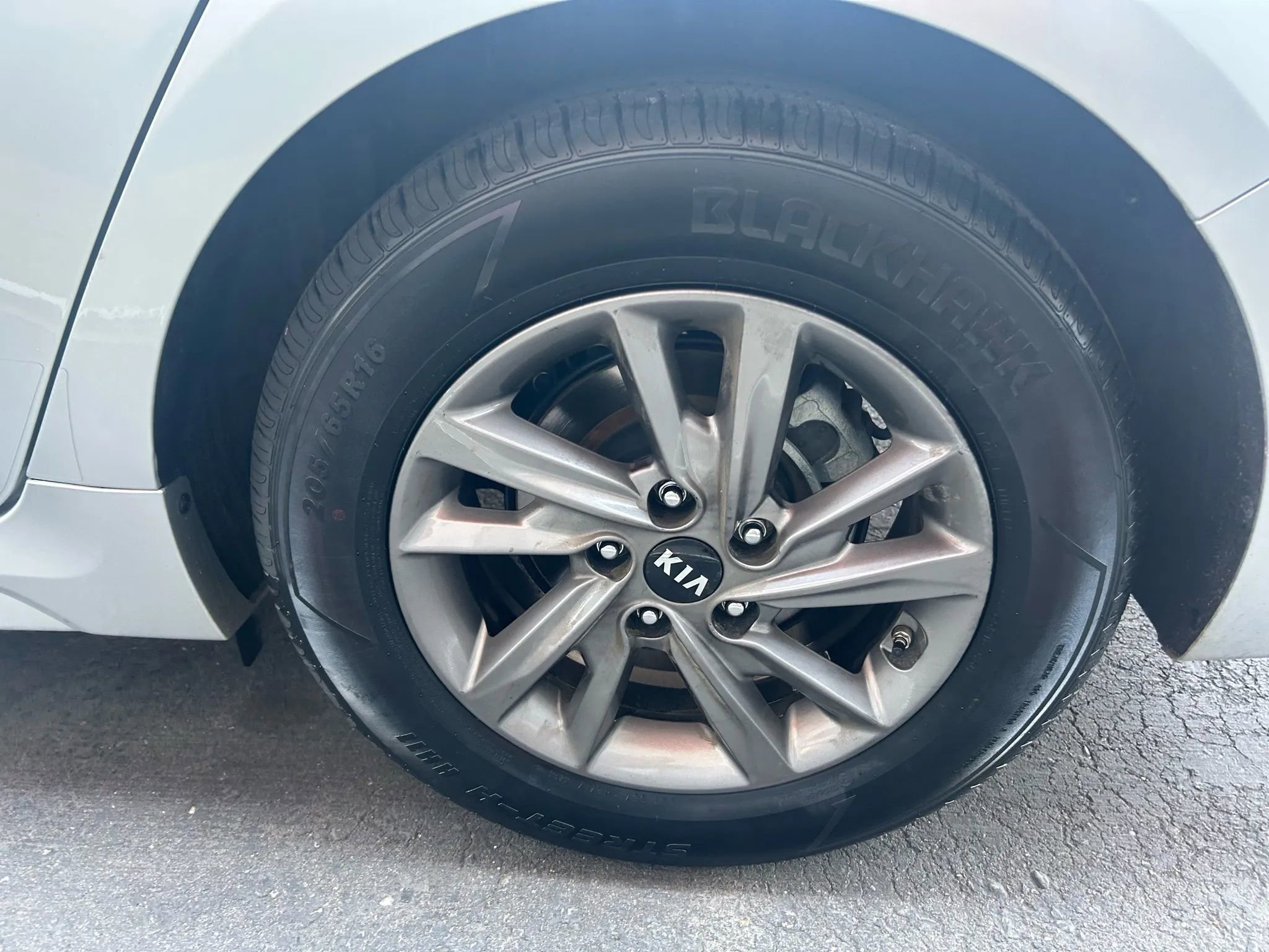 Used 2020 Kia Optima LX image 16