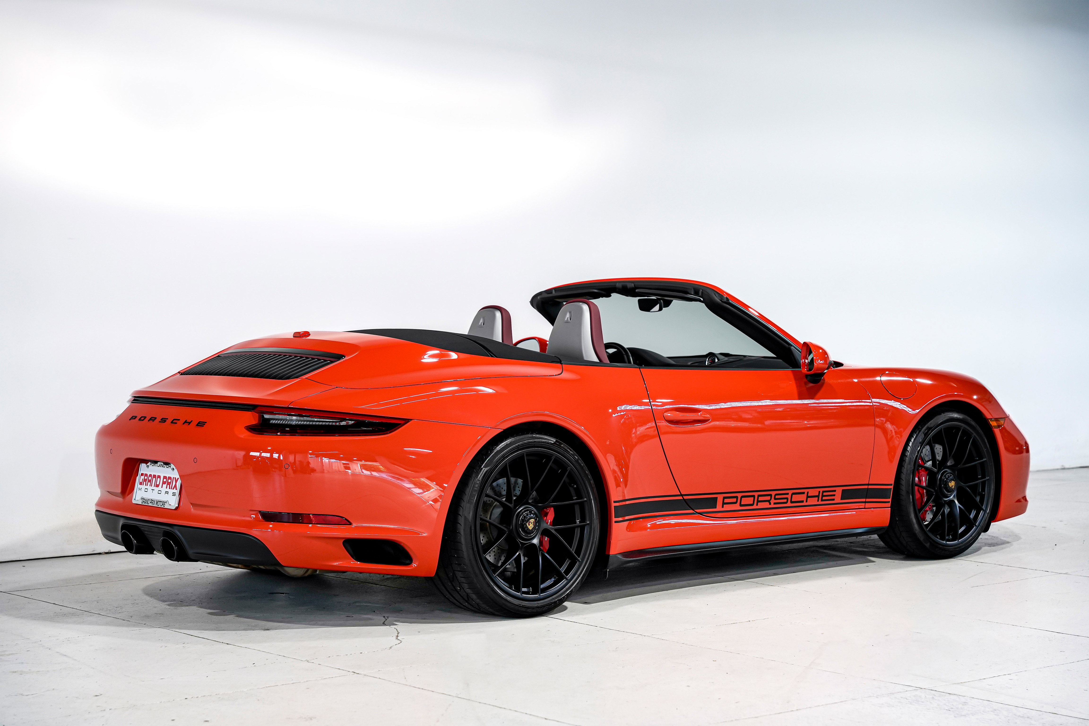 Used 2018 Porsche 911 Carrera GTS image 3