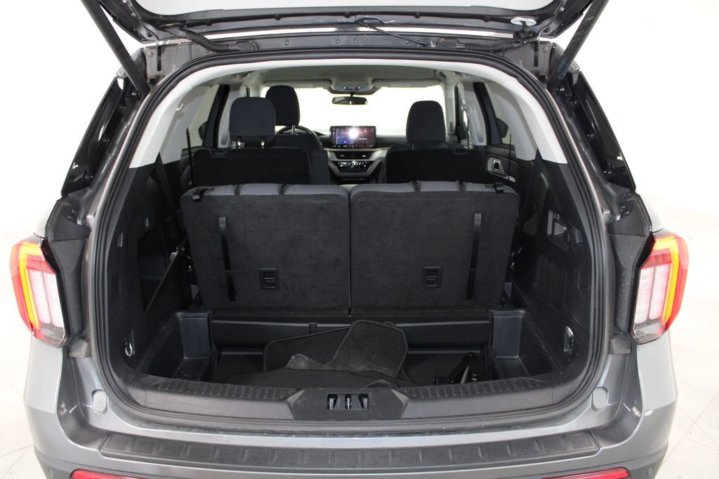 Used 2025 Ford Explorer Active image 14